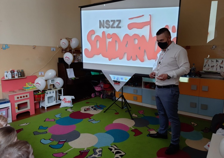 „Oświetl dzieciaka” – Śląsko-Dąbrowska Sekcja Młodych dba o bezpieczeństwo przedszkolaków