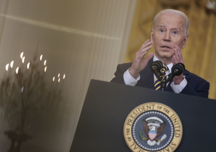 „Biden zachęca Rosję do rozszarpywania Ukrainy po kawałeczku”. USA: Ostre komentarze po konferencji prezydenta