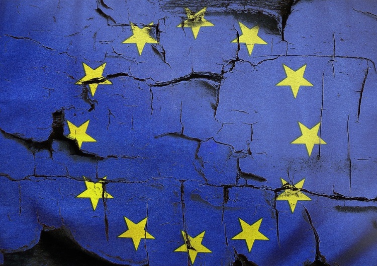 flaga UE [Tylko u nas] Prof. David Engels: Czeka nas powrót do katastrofy „Herzlich Willkomen”?