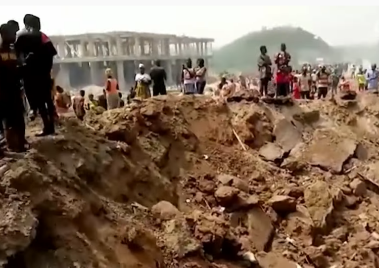  [wideo] Koszmar w Ghanie: Wypadek ciężarówki wiozącej materiały wybuchowe. Eksplozja zniszczyła setki budynków
