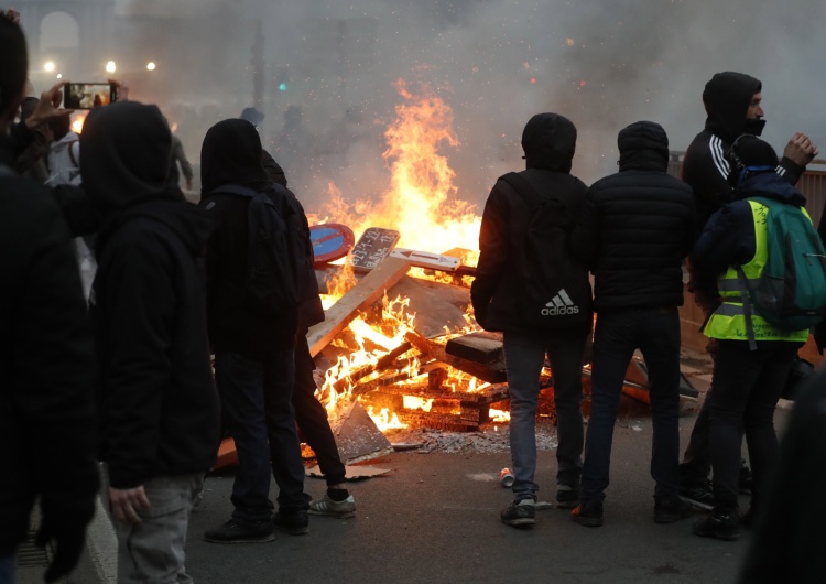  Belgia: 50 tys. ludzi na demonstracji przeciwko obostrzeniom. Doszło do starć z policją [WIDEO]