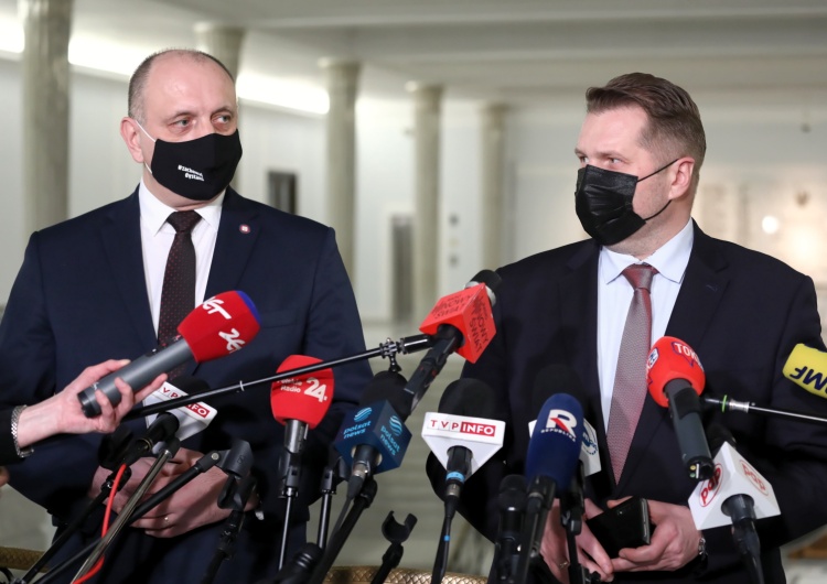 Przemysław Czarnek: Uczniowie klas V-VIII podstawówek i szkół średnich od czwartku na nauczaniu zdalnym
