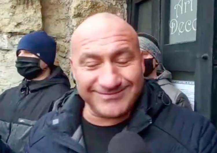  [VIDEO VIRAL] Awantura w Wieluniu! Najman zapytany o pracę „Słowika” w MMA VIP. Odpowiedź wywołała lawinę śmiechu