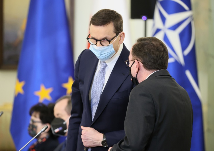 Mateusz Morawiecki, Mariusz Kamiński  [Wywiad] Premier: Tusk patrzy na gazowy pistolet przystawiany przez Putina i udaje, że to pistolet na wodę