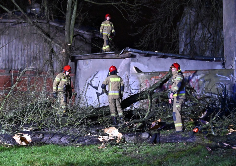 Wichury nad Polską. Do godz. 18 strażacy interweniowali już blisko 15 tys. razy