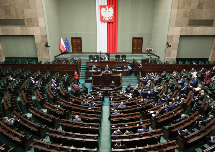  Parlamentarzyści nie stracą na Polskim Ładzie? Kancelaria Sejmu przelała im zwrot części pieniędzy
