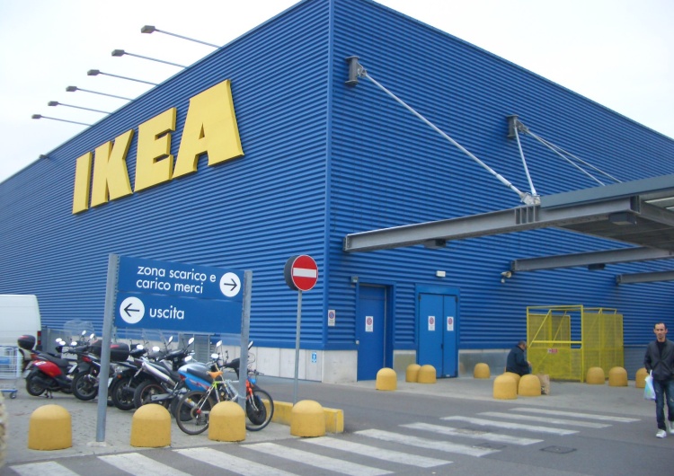 Hurtownia sieci Ikea Zwolniła pracownika za cytowanie Biblii. Sąd Rejonowy uniewinnił kierowniczkę IKEI