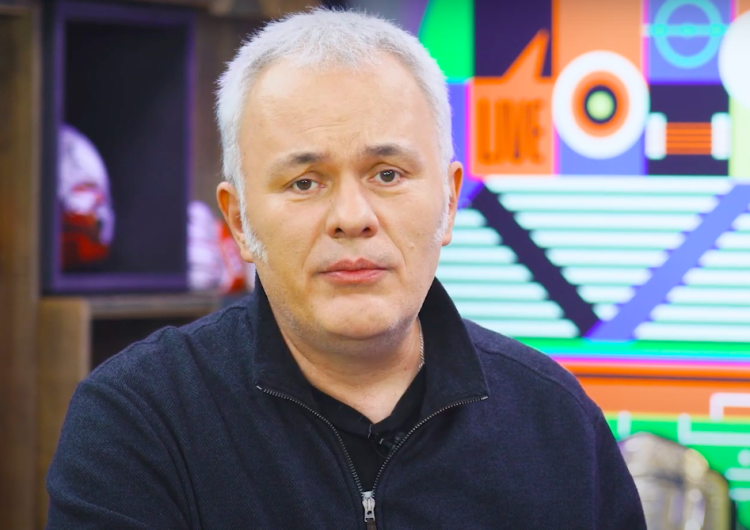 Robert Mazurek „Na drzwiach knajpki, do której chadzałem zawisły ponad rok temu błyskawice…”. Mocny komentarz Roberta Mazurka