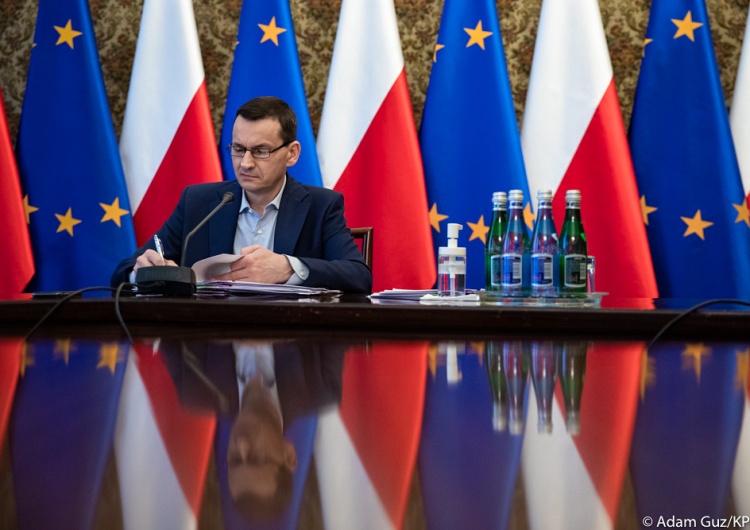 Mateusz Morawiecki Kto powinien odpowiedzieć za Polski Ład? Polacy odpowiedzieli [Sondaż]