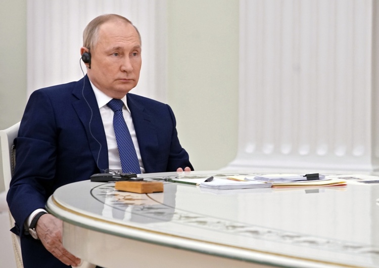 Władimir Putin podczas rozmowy z Emmanuelem Macronem [Tylko u nas] Grzegorz Kuczyński: Dlaczego Putinowi puściły nerwy?