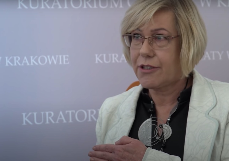 Kurator Nowak oburzona poselskimi kontrolami. „Spadkobiercy komuny przychodzą rozliczać córkę żołnierza AK”