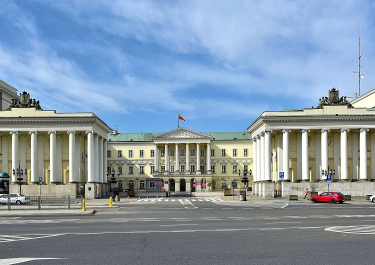 Ordo Iuris: Ideologiczny program warszawskiego ratusza z licznymi uchybieniami formalnymi