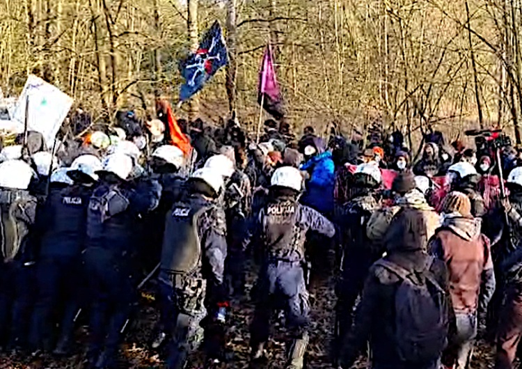 Policja pacyfikuje Antifę w Krośnie Odrzańskim [WIDEO] Tak polska policja spacyfikowała Antifę przy granicy z Niemcami