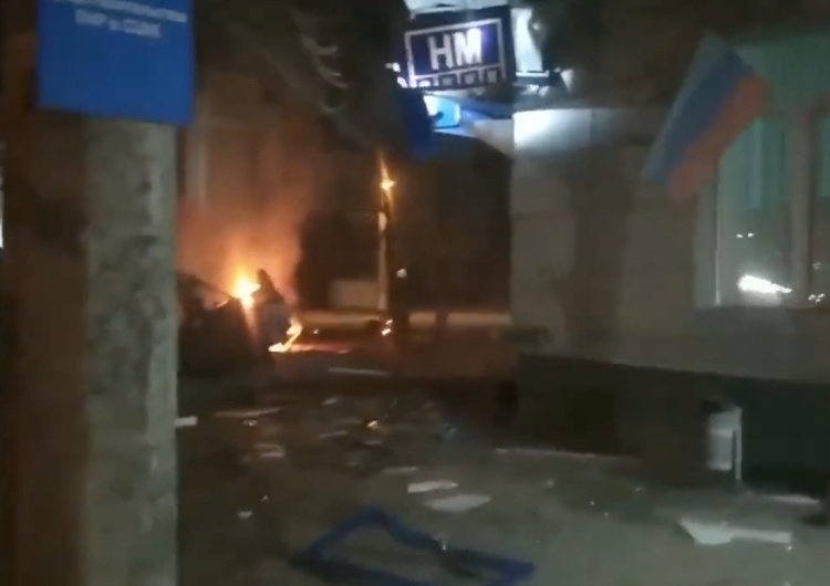 Ukraina: Wybuch przed budynkiem władz samozwańczej „Ługańskiej Republiki Ludowej” [WIDEO]