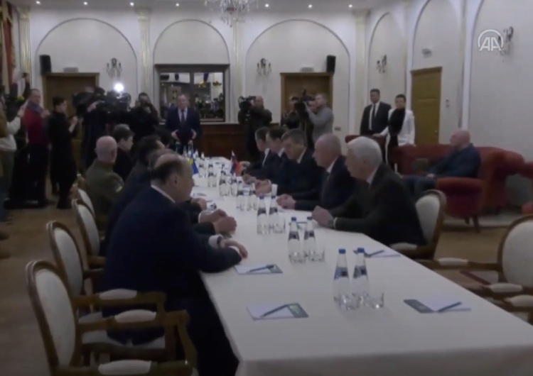 Negocjacje delegacji Ukrainy i Rosij Negocjacje Ukraina–Rosja jednak trwają nadal. „Trzecia runda rozmów”