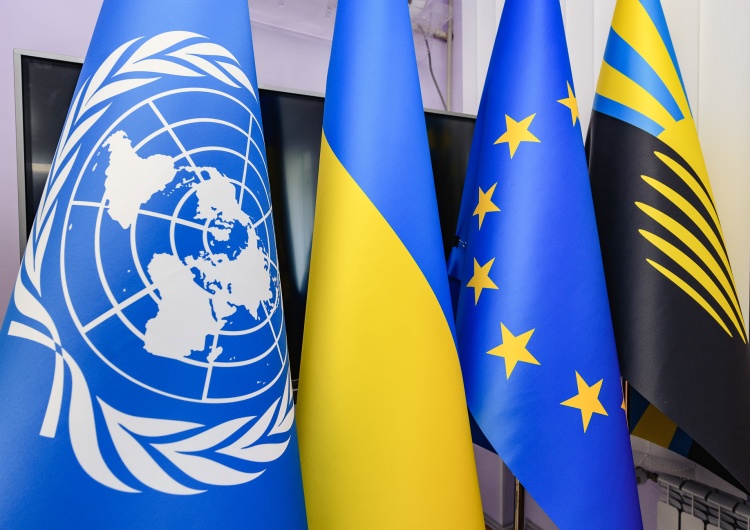 Flagi UE i Ukrainy Ukraina jak najszybciej w UE? Oświadczenie ośmiu prezydentów Europy Środkowo-Wschodniej