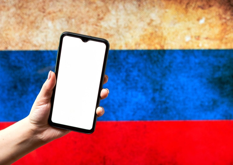 Rosyjskim wojskom wyłączono roaming Ukraina wyłączyła roaming dla rosyjskich sieci. Rosyjscy żołnierze kradną Ukraińcom telefony