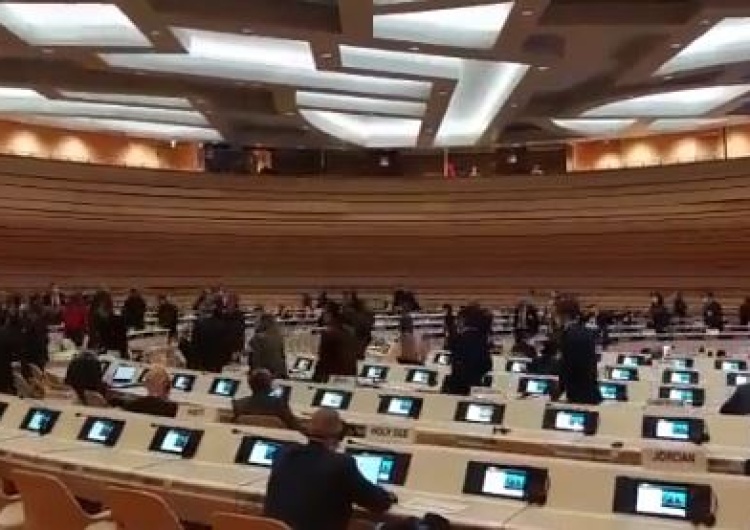  [wideo] Genewa: Tak kilkudziesięciu dyplomatów opuściło salę podczas przemówienia Ławrowa na sesji ONZ