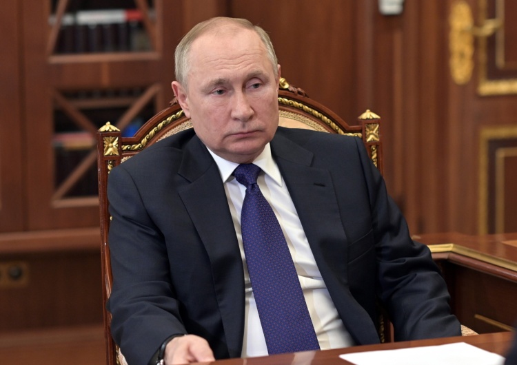 Władimir Putin „Rosja uruchomiła potężną kampanię przeciwko Ukrainie i Polsce. Zełenskiego oskarżają o nazizm, a Polskę o rasizm”