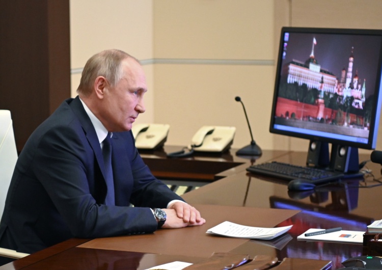Nawet 15 lat więzienia za „szerzenie dezinformacji”. Putin podpisał ustawę