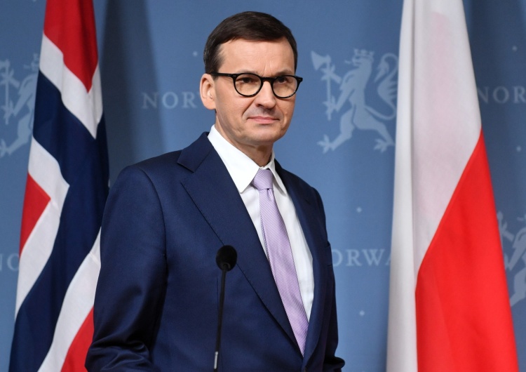 Premier Mateusz Morawiecki podczas wspólnej konferencji prasowej z premierem Norwegii Jonasem Gahrem Store Premier zabrał głos ws. przekazania MiG-ów Ukrainie