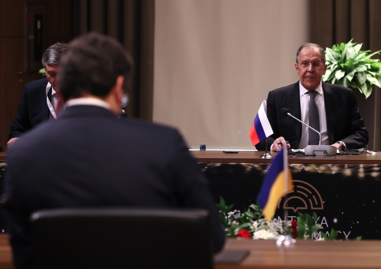 Negocjacje rosyjsko-ukraińskie Rosyjsko-ukraińskie negocjacje bez efektów? Dmytro Kułeba: Nie możemy zatrzymać wojny, jeśli nie zgadza się na to kraj, który ją rozpoczął