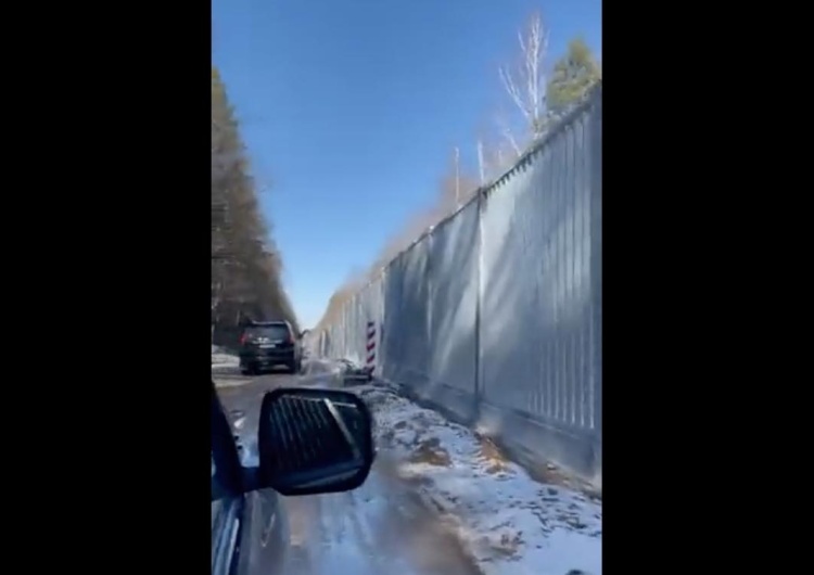  „Tymczasem na granicy z Białorusią…” Wiceszef MSWiA publikuje nagranie [WIDEO]