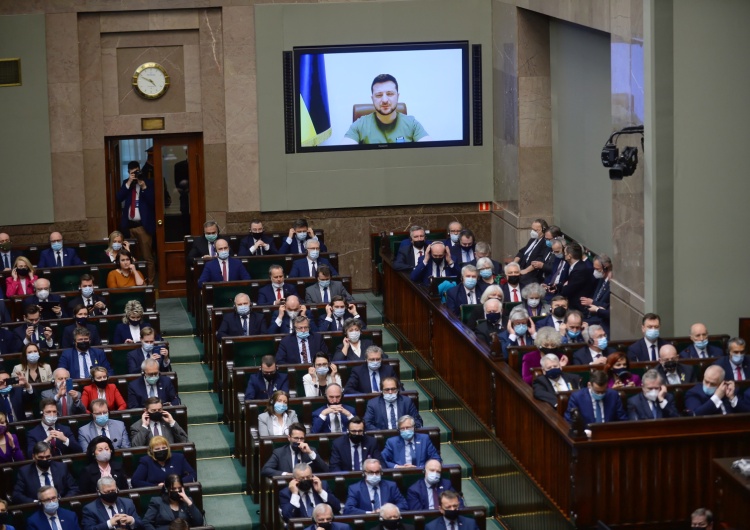  Przemówienie Zełenskiego w Sejmie. Poruszył sprawę katastrofy smoleńskiej [WIDEO]