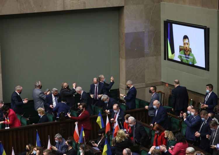  Ogrom komentarzy po przemówieniu Zełenskiego. „Szkoda, że nie widziałem twarzy Tuska, gdy mówił o Smoleńsku”