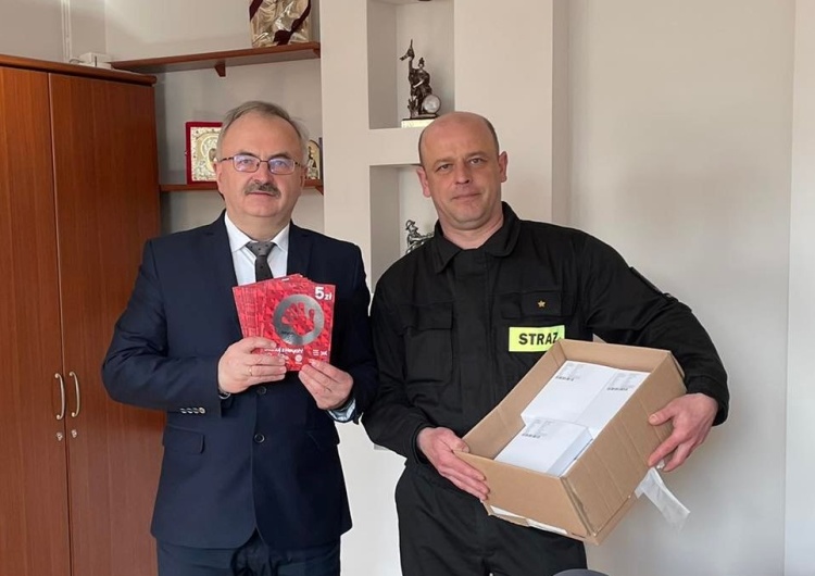 Solidarność przekazała startery T-Mobile samorządowi w Siemiatyczach. Przebywa tam 200 uchodźców z Ukrainy