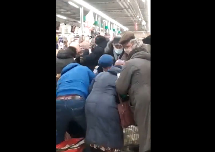 Rosyjska walka o cukier Problemy gospodarcze w Rosji. Rosjanie biją się o cukier [wideo]