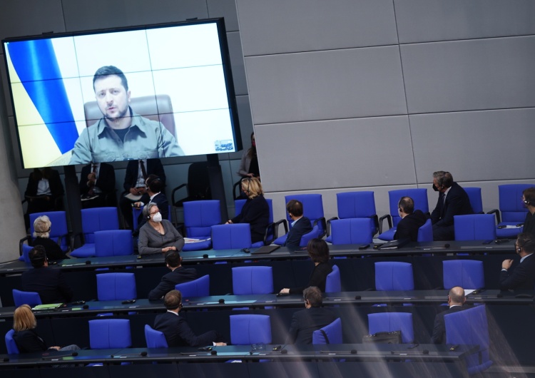 Przemówienie Prezydenta Ukrainy Wołodymyra Zełenskiego w Bundestagu Burza w niemieckich mediach. 