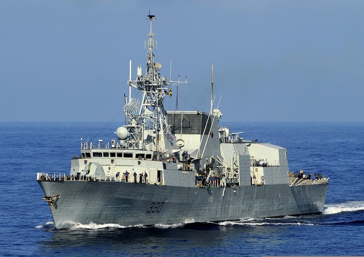 Kanadyjska fregata HMCS Halifax Kanadyjska fregata HMCS Halifax płynie na Bałtyk
