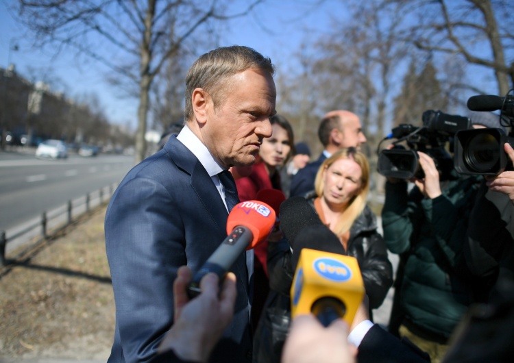 „Sprawy poważne, ale nie do końca poważni partnerzy”. Tusk jątrzy po spotkaniu z rządem