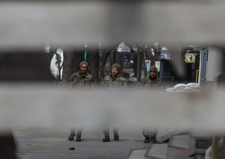 Ukraińscy żołnierze Pentagon: Mamy wskazówki, że Ukraińcy przechodzą do ofensywy i przejmują kontrolę w okolicach Kijowa