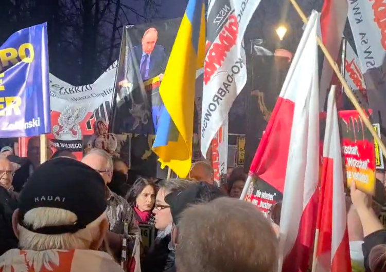  Protest przed ambasadą Niemiec w Warszawie. „Szczurek i reszta próbują rozwalić demonstrację” [FOTO, WIDEO]