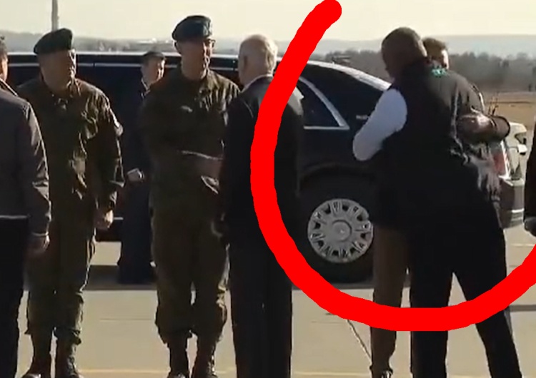 Sekretarz obrony USA wita się na lotnisku w Rzeszowie z ministrem obrony Mariuszem Błaszczakiem Ten gest mówi wiele. Tak amerykański sekretarz obrony James Austin przywitał się z min. Błaszczakiem [WIDEO]