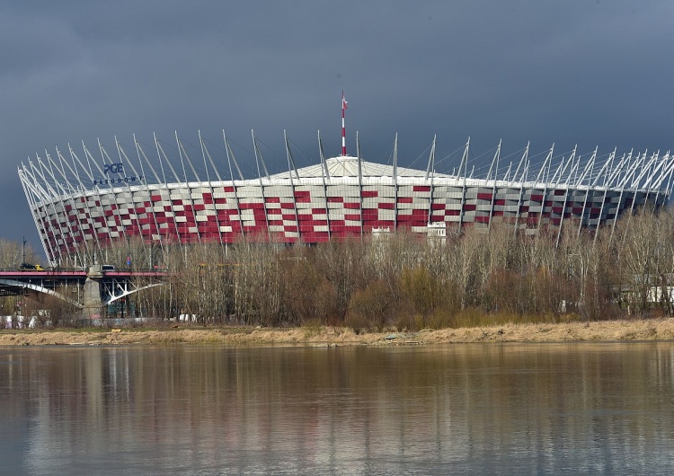 Stadion Narodowy Ten gest mówi wiele. Mateusz Morawiecki opublikował zdjęcie z Joe Bidenem po spotkaniu na Stadionie Narodowym [FOTO]