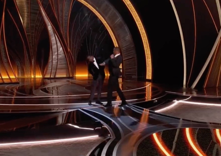  [wideo] Szokująca sytuacja na gali rozdania Oscarów. Will Smith uderzył prowadzącego! „Nie waż się kur*a mówić o mojej żonie”