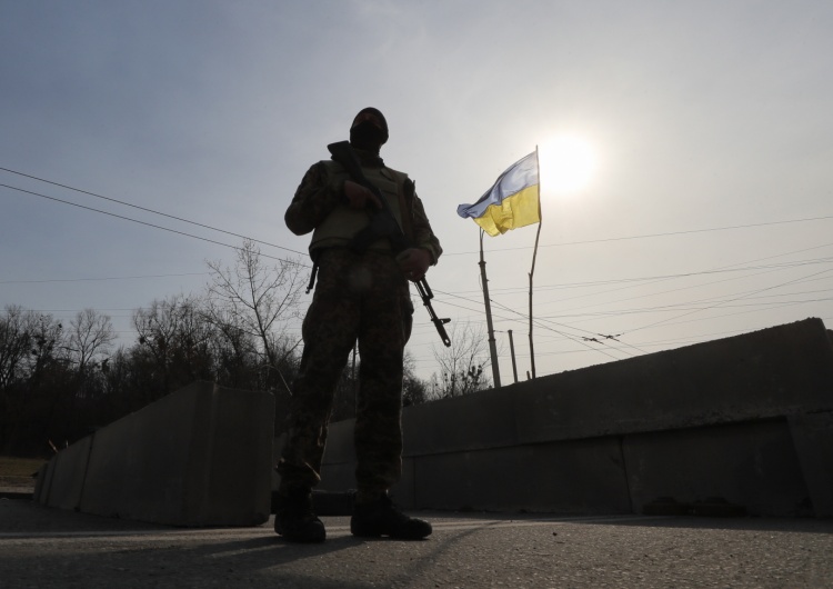 Ukraiński żołnierz Znany ekonomista o źródłach porażek Rosjan na Ukrainie. „Imperialna pogarda”