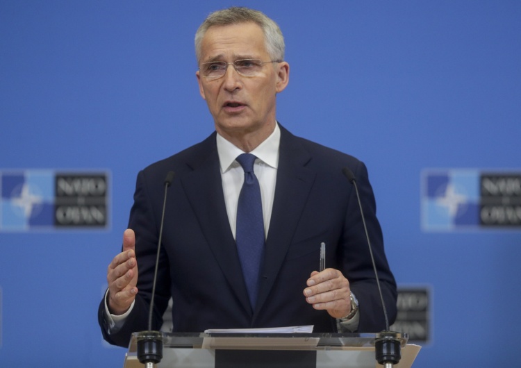 Jens Stoltenberg Szef NATO: Rosyjskie oddziały nie wycofują się z Ukrainy, lecz przegrupowują