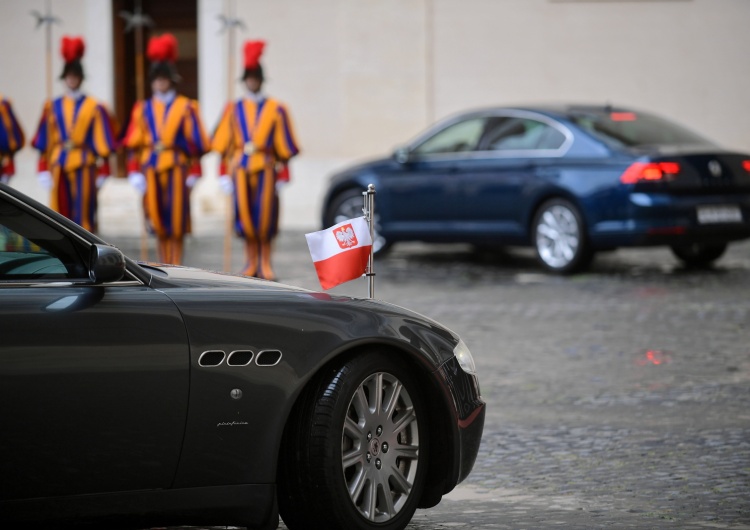 Polska delegacja w Watykanie Prezydent Duda spotkał się w Watykanie z Papieżem Franciszkiem