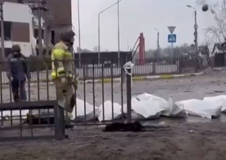  „Rozstrzelali kobiety i dziewczynki, a potem przejechali po nich czołgami”. Wstrząsające słowa mera Irpienia [WIDEO]