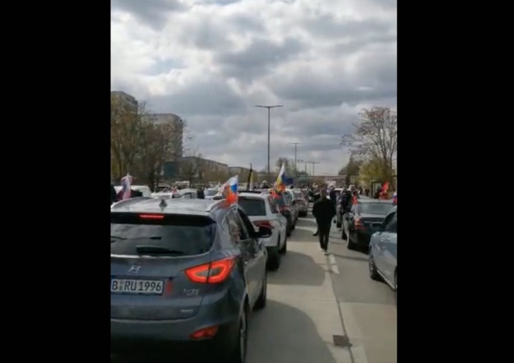  „Przestańcie nienawidzić Rosjan”. W Berlinie zorganizowano... prorosyjską demonstrację [WIDEO] 