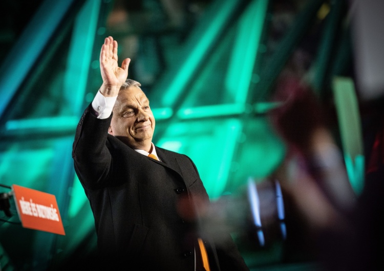  Media: Miażdżące zwycięstwo Viktora Orbana na Węgrzech. 