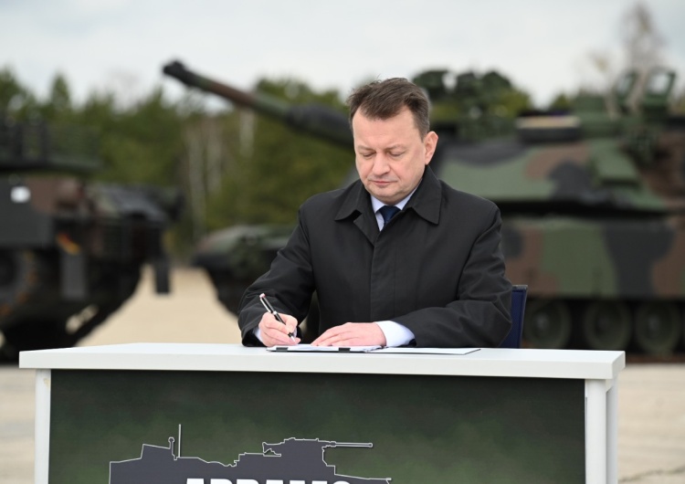 Mariusz Błaszczak Minister Błaszczak zatwierdził umowę na zakup 250 czołgów