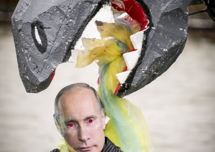 Karykatura prezydenta Putina Biden nazwał Putina zbrodniarzem. Ławrow zareagował oburzeniem