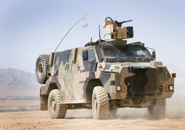 Bushmaster Pierwsze australijskie transportery Bushmaster wysłane na Ukrainę