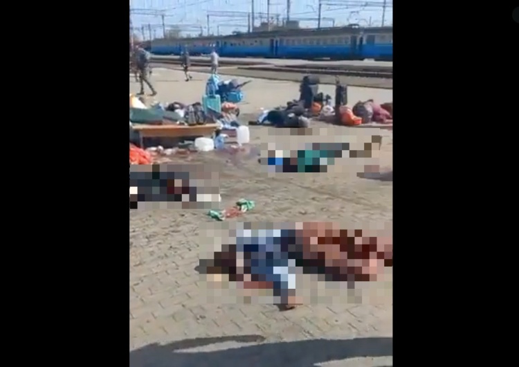  Ostrzelano cywilów czekających na dworcu w Kramatorsku. Wstrząsające nagrania [WIDEO +18]