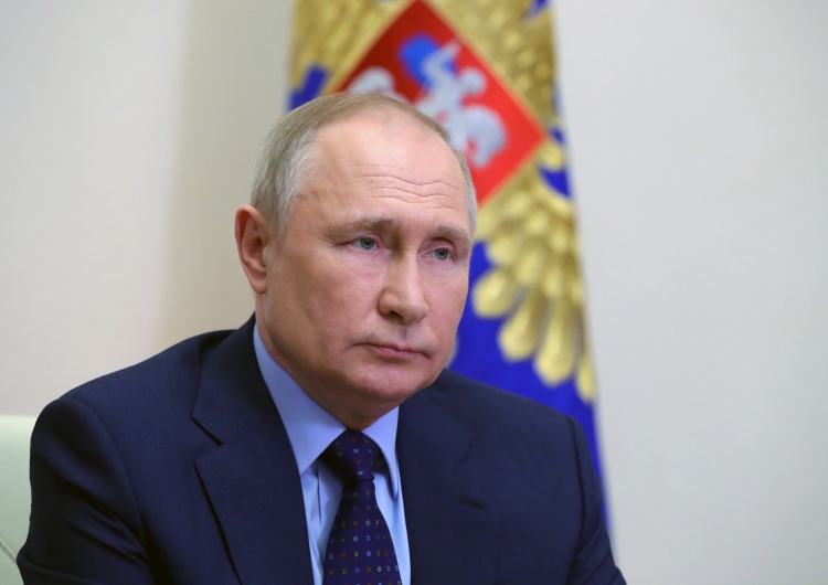 Prezydent Federacji Rosyjskiej Władimir Putin Rosja odgraża się „konsekwencjami” w przypadku usunięcia jej z rady ONZ. Prezydent Biden odpowiada stanowczo
